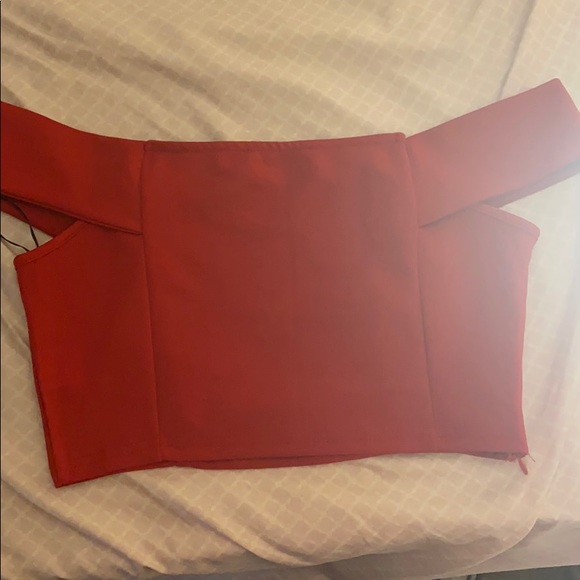 Off the shoulder crop top - Picture 2 of 3